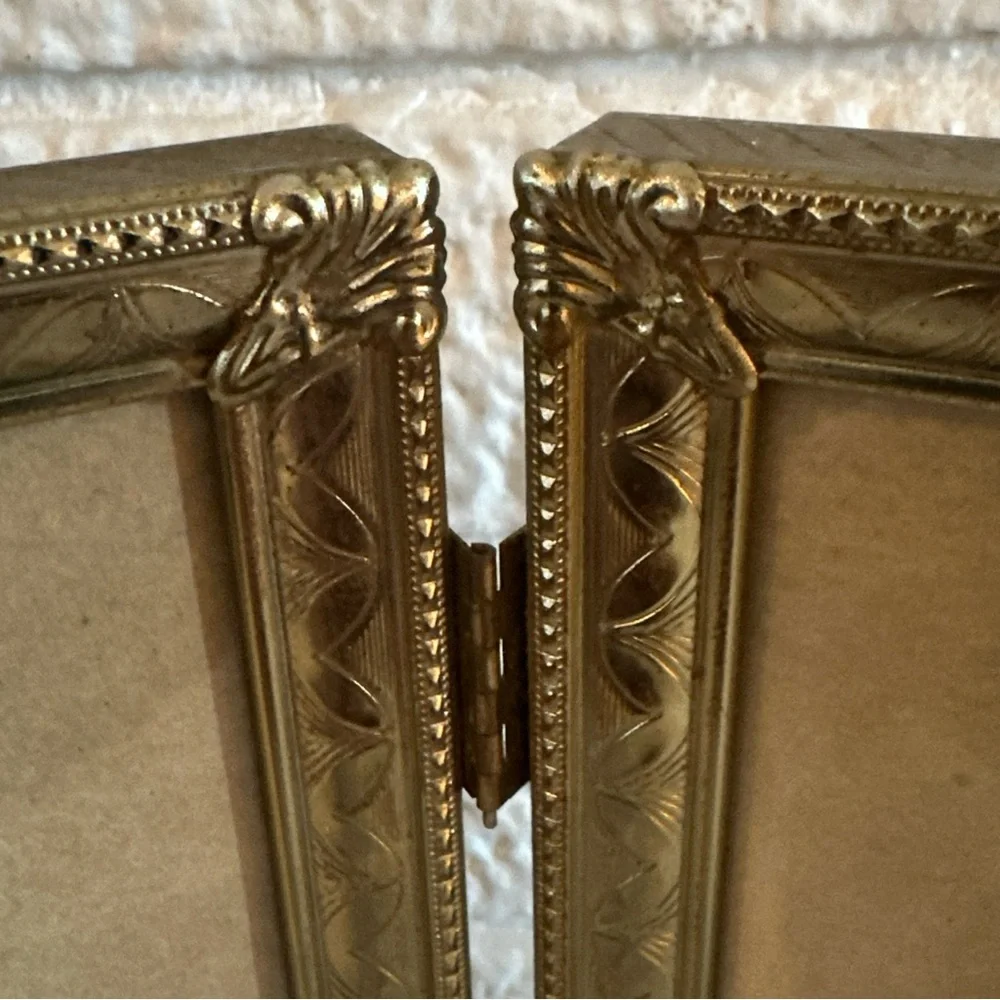 VINTAGE DANISH ORNATE GOLD BRASS BI-FOLD PICTURE FRAME 5X7 - Picture 6 of 7